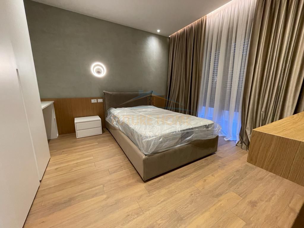 Villa, 3-stöckiges haus, teg, Tirana.