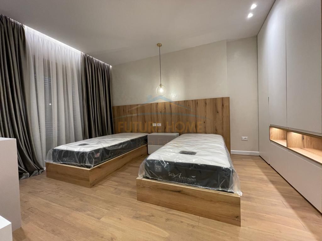 Villa, 3-stöckiges haus, teg, Tirana.