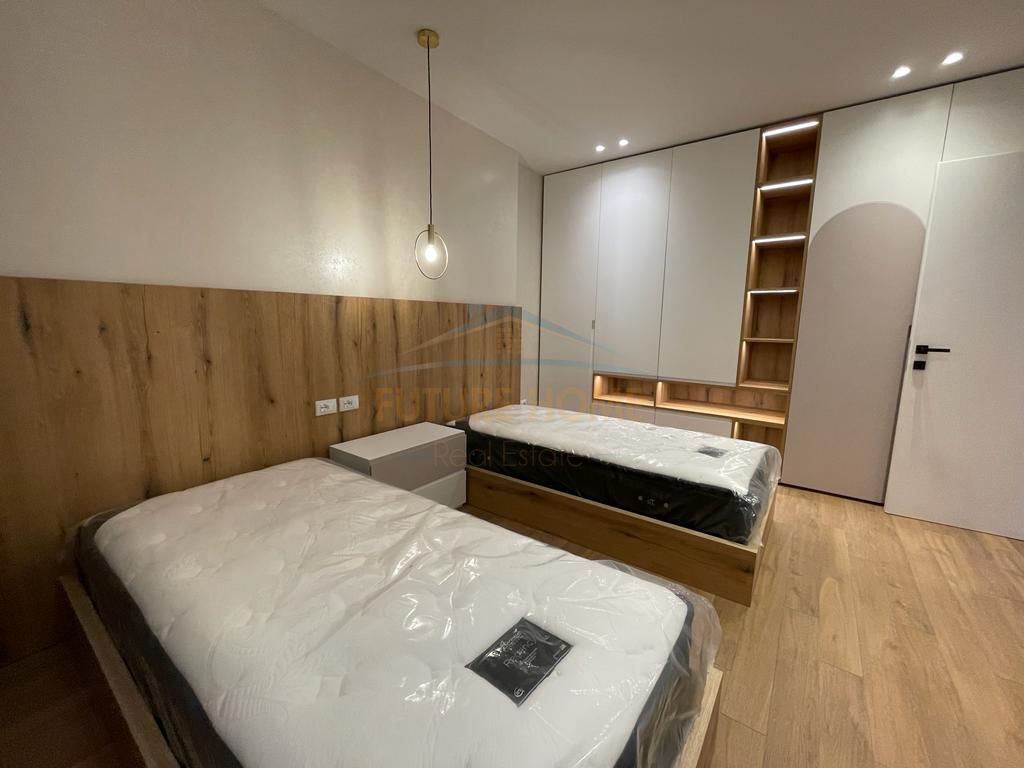 Villa, 3-stöckiges haus, teg, Tirana.