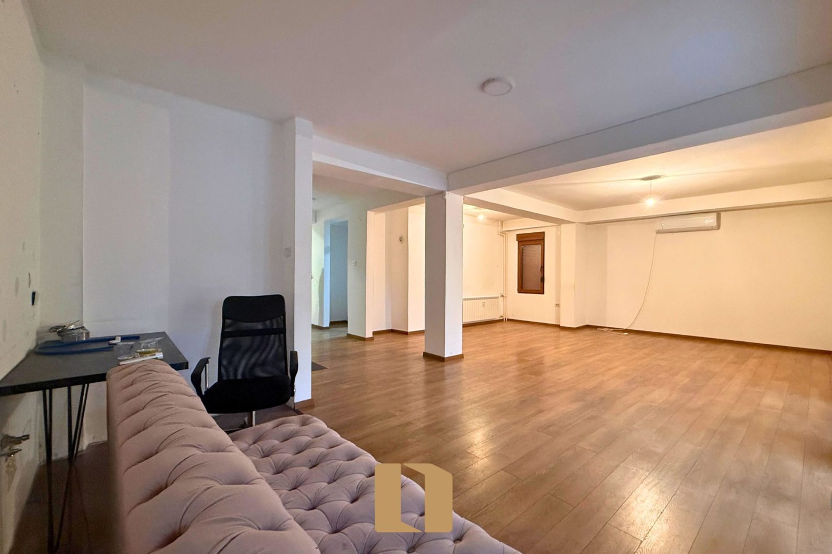 Local / oficina en alquiler en dardani – 107m²