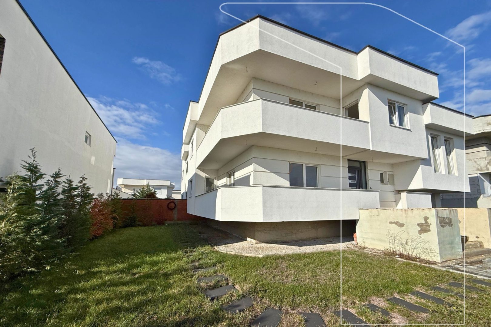 Case in vendita – Vicino al quartiere jonë 300 m²