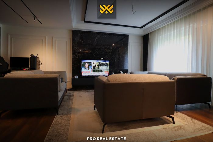 Casa di 204m² in vendita a sofali.