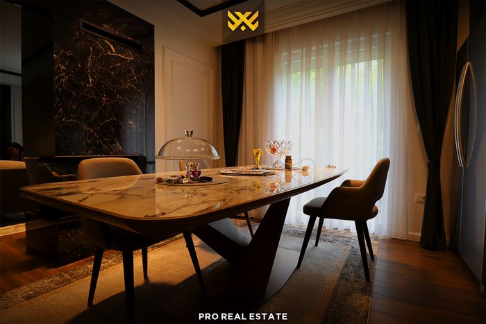 Casa di 204m² in vendita a sofali.