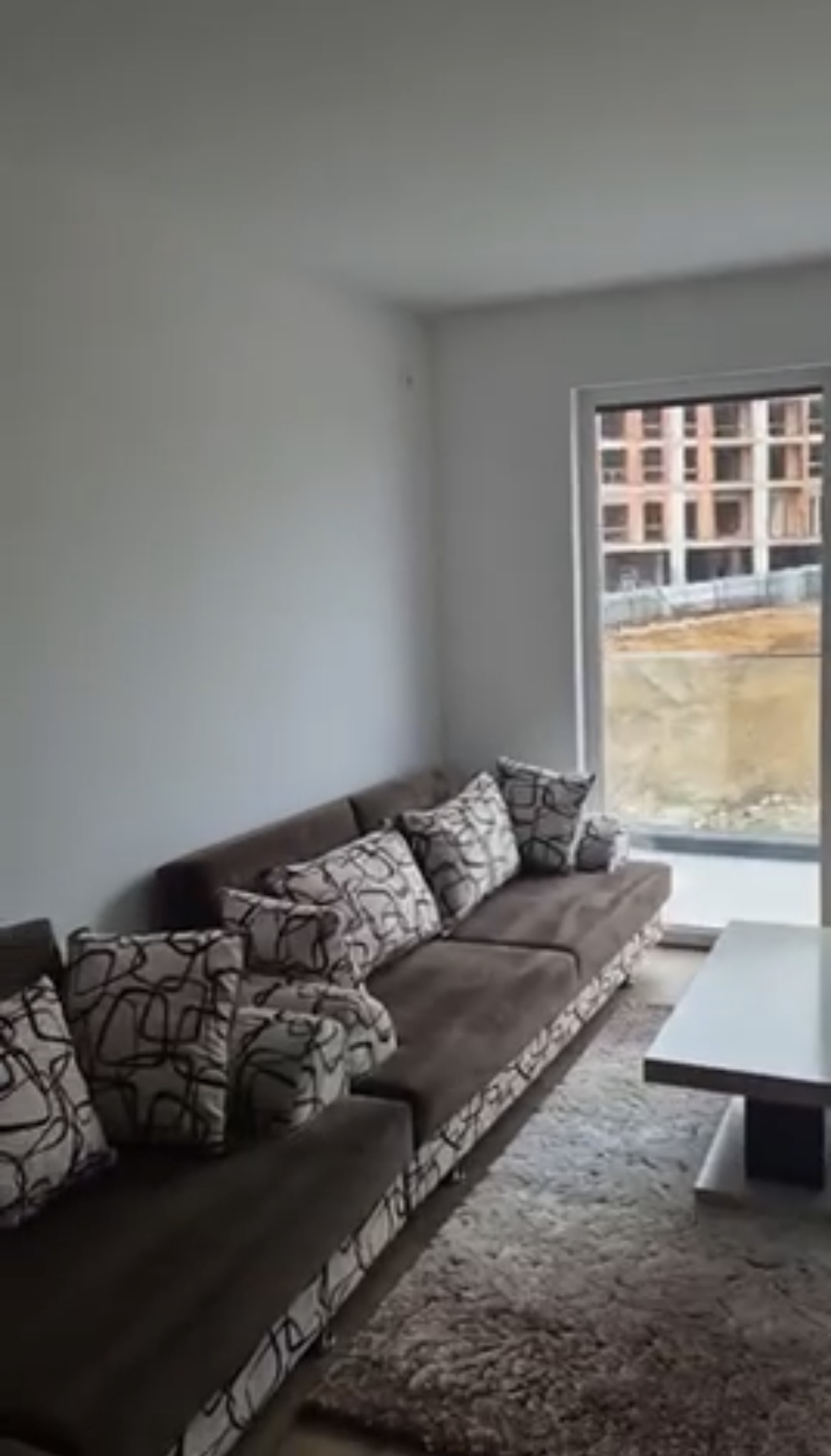 Apartamento para alugar 1+1 em Veternik