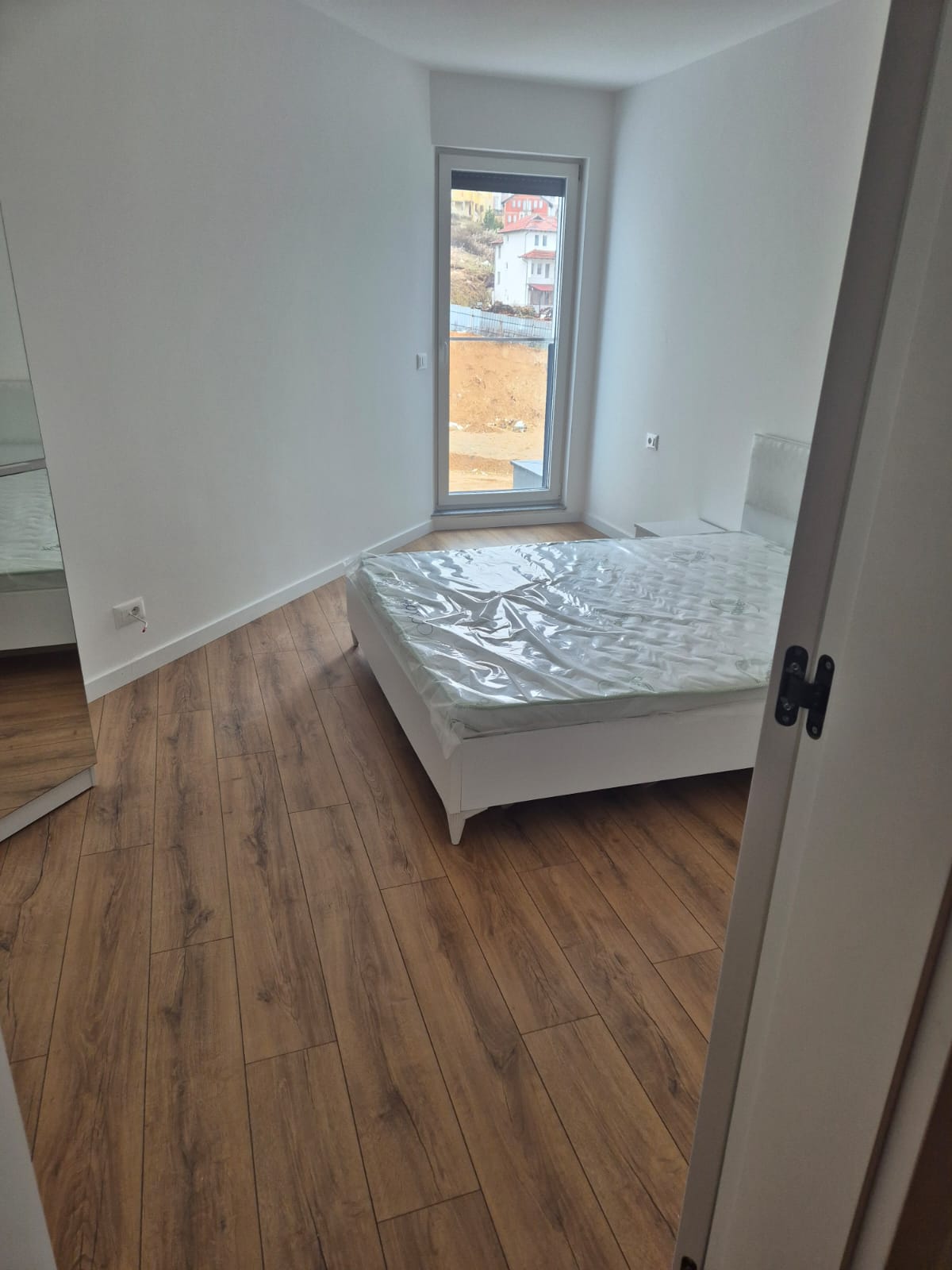 Apartamento para alugar 1+1 em Veternik