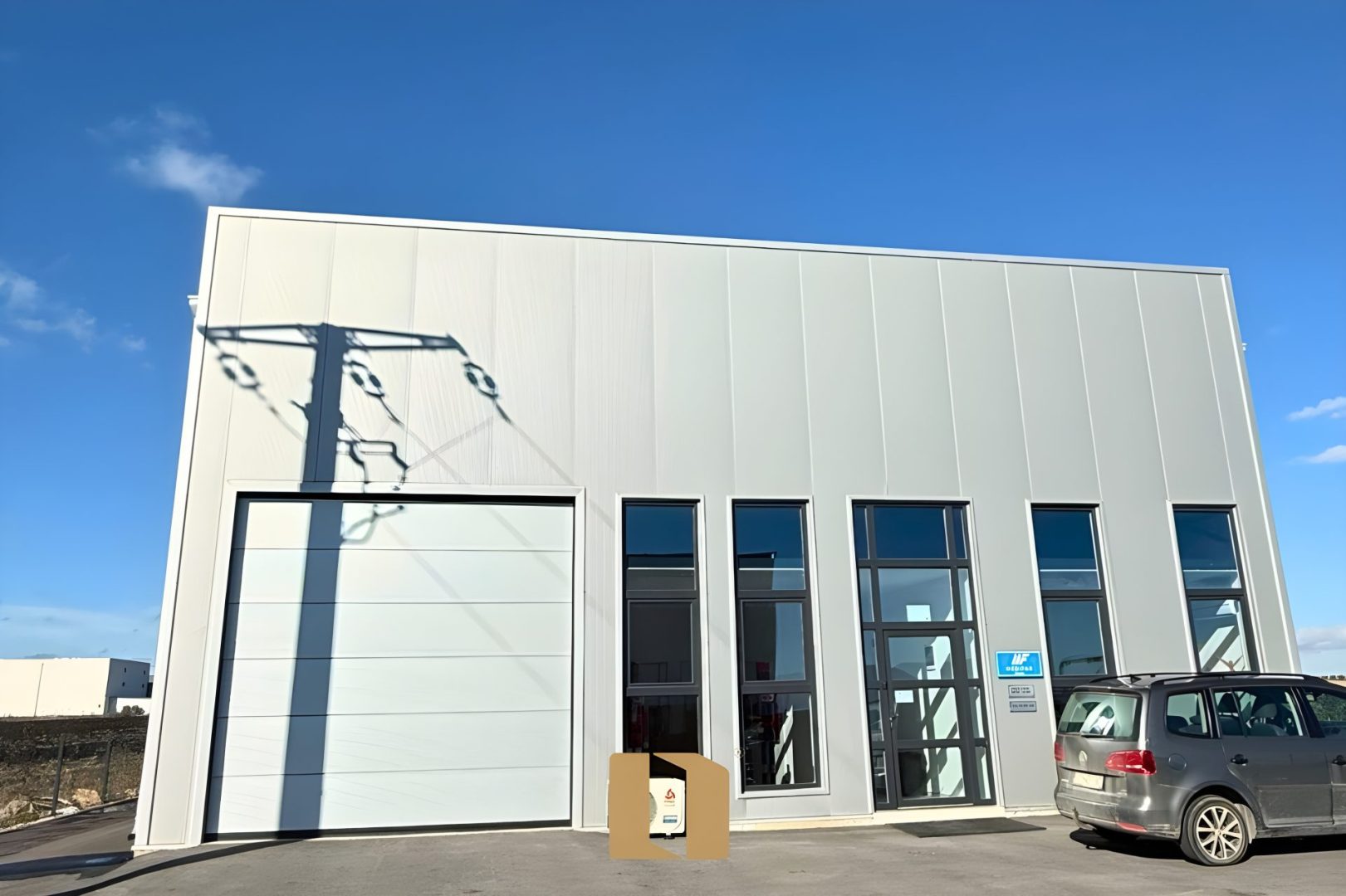 Objet 600 m² à louer – Route principale Prishtinë–Ferizaj (près de Prishtina mall)
