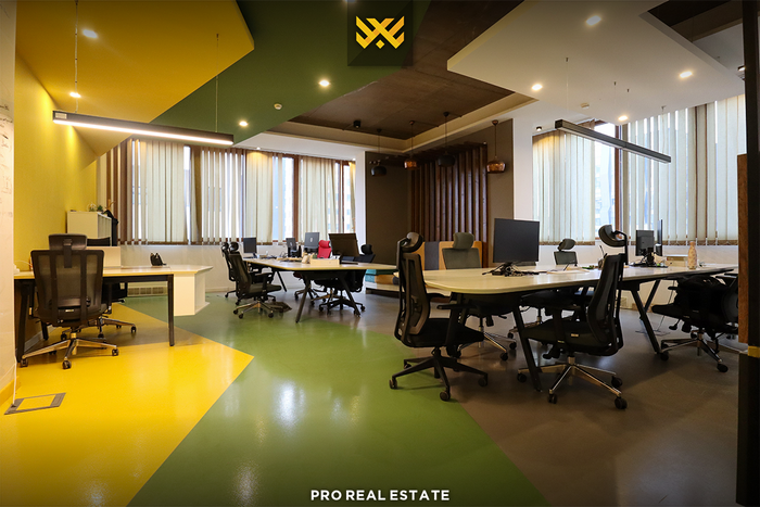 Lokal 405m² me #qira në Lakrishtë