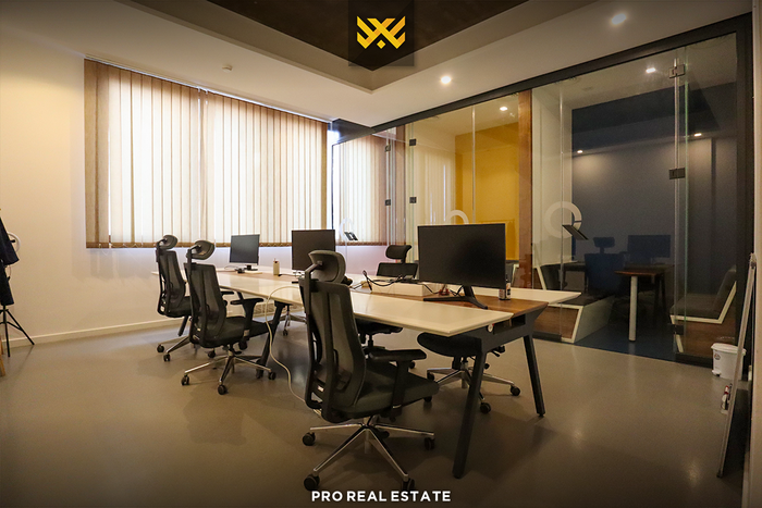 Lokal 405m² me #qira në Lakrishtë