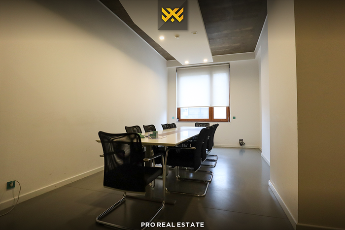 Lokal 405m² me #qira në Lakrishtë