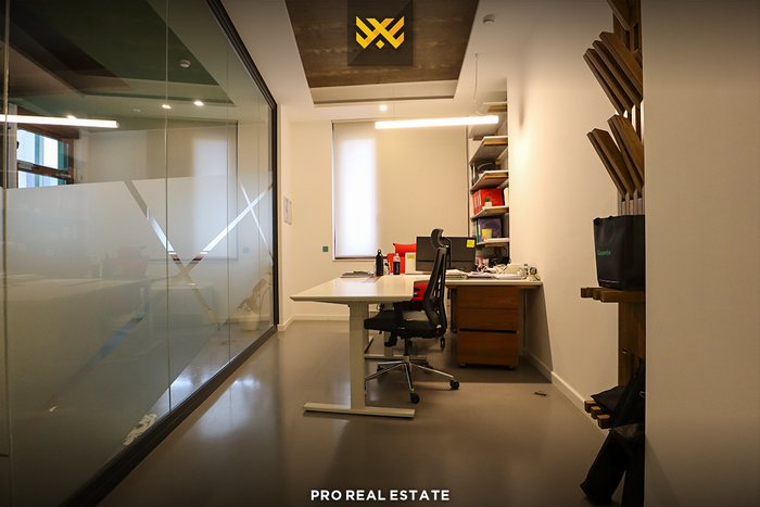 Lokal 405m² me #qira në Lakrishtë