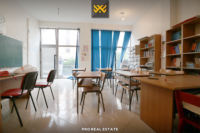 Espace de 45m² à vendre à emshir (3)
