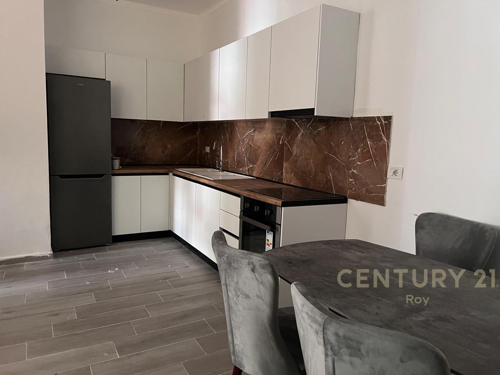 Appartamento 1+1 in vendita a plazh iliria, Durrës con cortile, a soli 30m dal mare!!!
