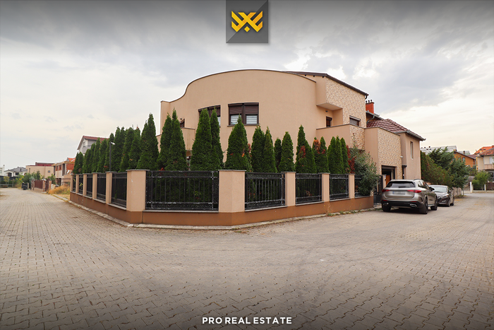Casa de 530m² para aluguel em Çagllavicë.