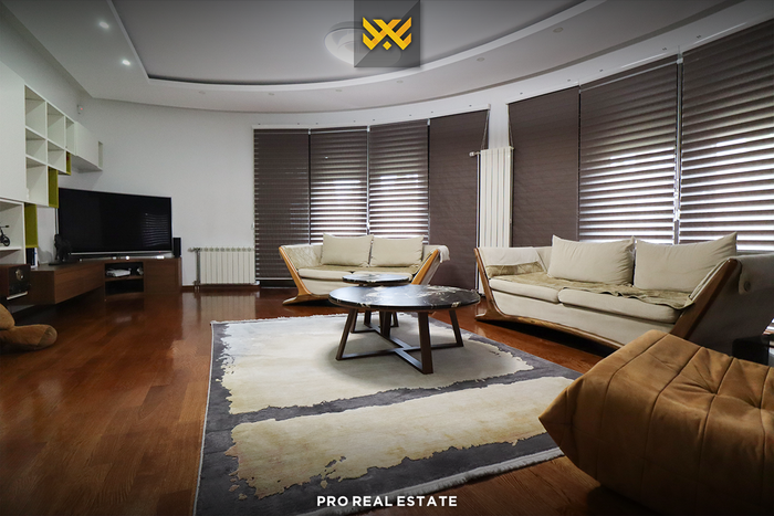Casa de 530m² para aluguel em Çagllavicë. (2)