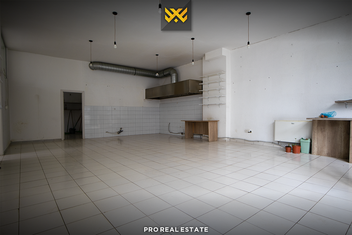 Local 80m² en alquiler en Tophane.