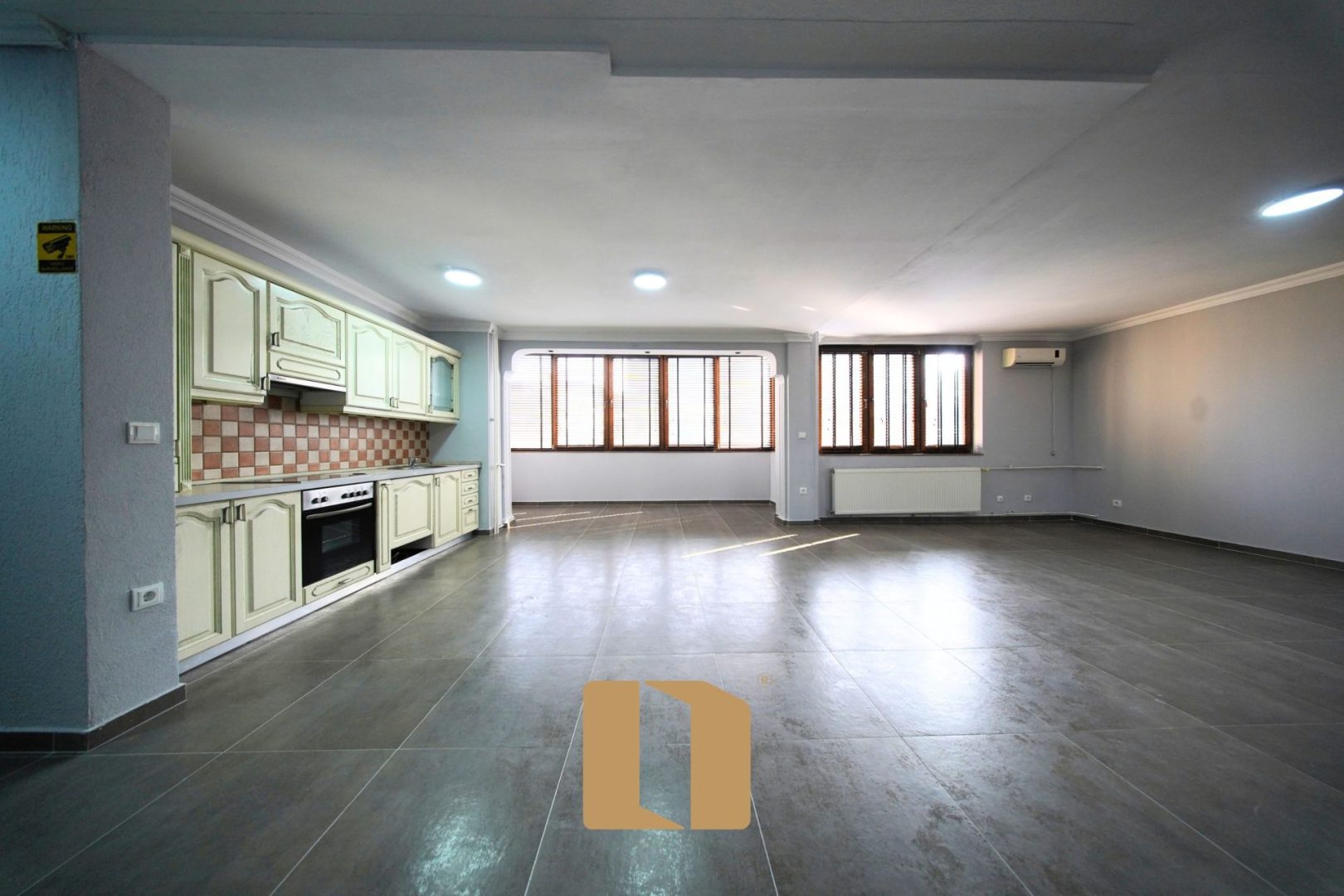 Escritório para alugar – Aktash | 130 m²