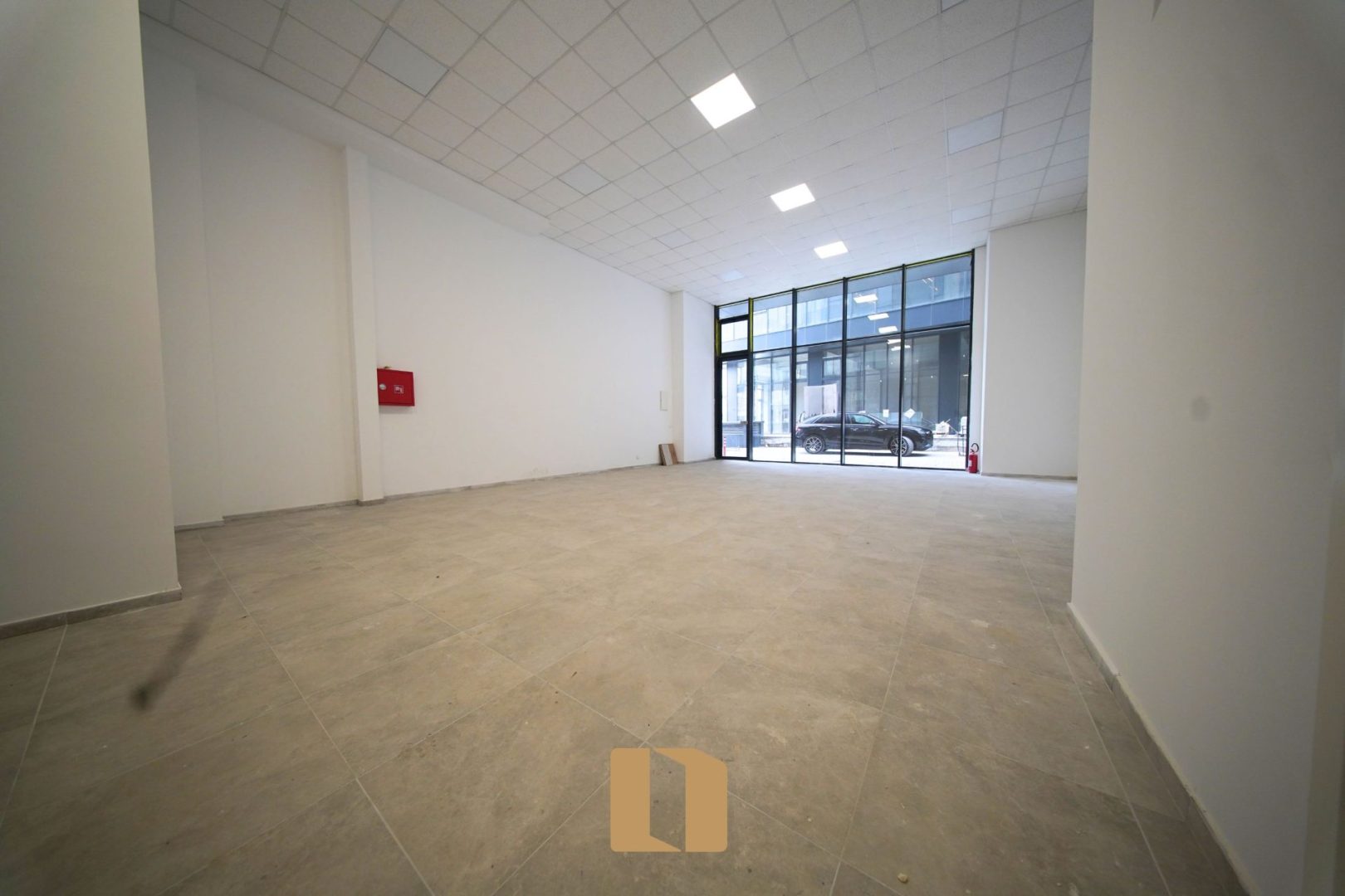 Gewerbefläche zu mieten in Lakrishtë – Prime group 100m²