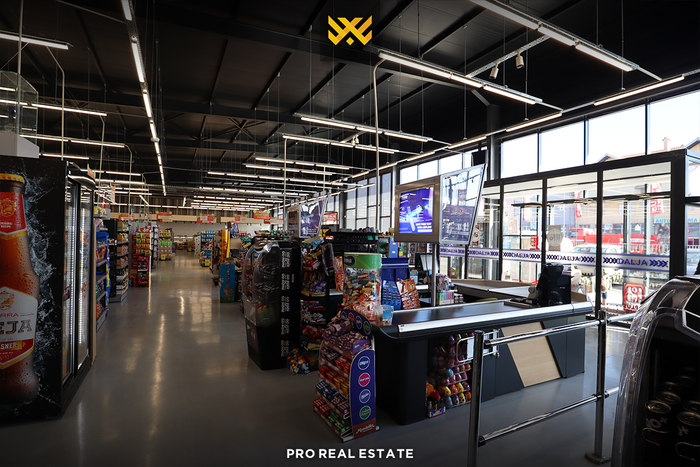 Proprietà commerciale in affitto 700m² a Fushë Kosovë