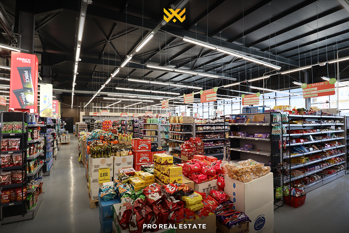 Proprietà commerciale in affitto 700m² a Fushë Kosovë