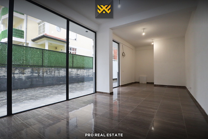 Commercial space 73m² for rent in lagjen e spitalit (2)