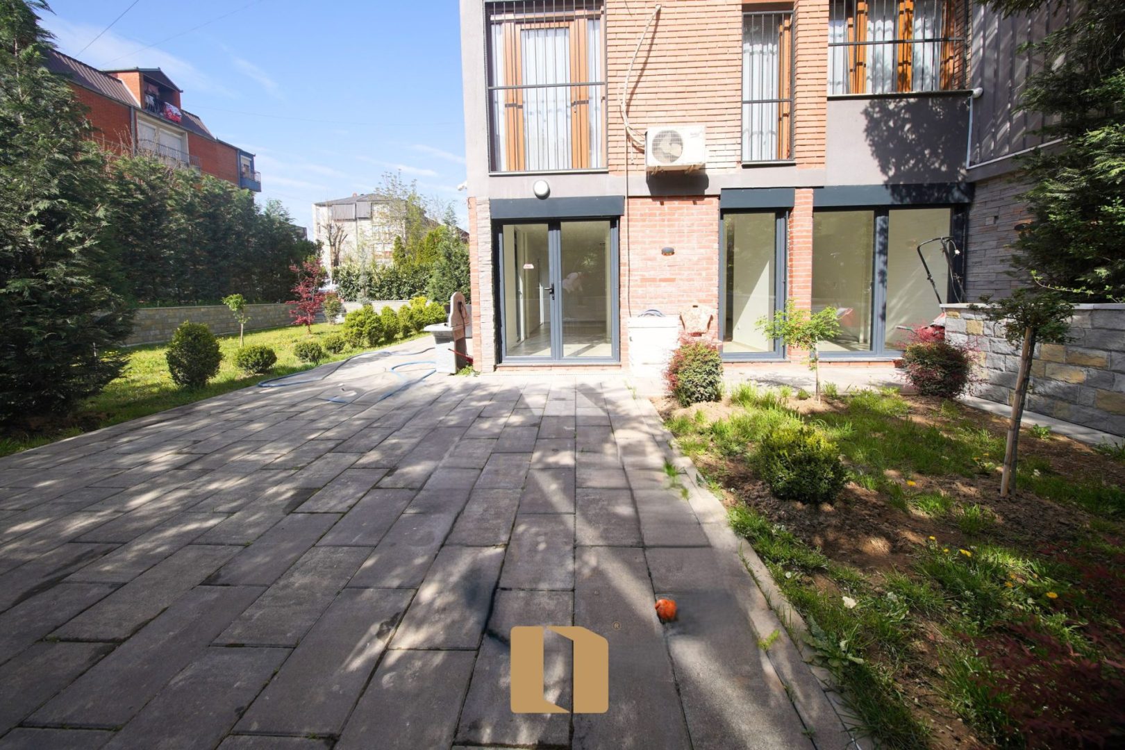 Gewerbefläche zu mieten in dardani – 200m²