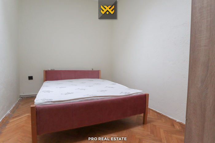 Apartamento de 76m² para alugar em ulpianë