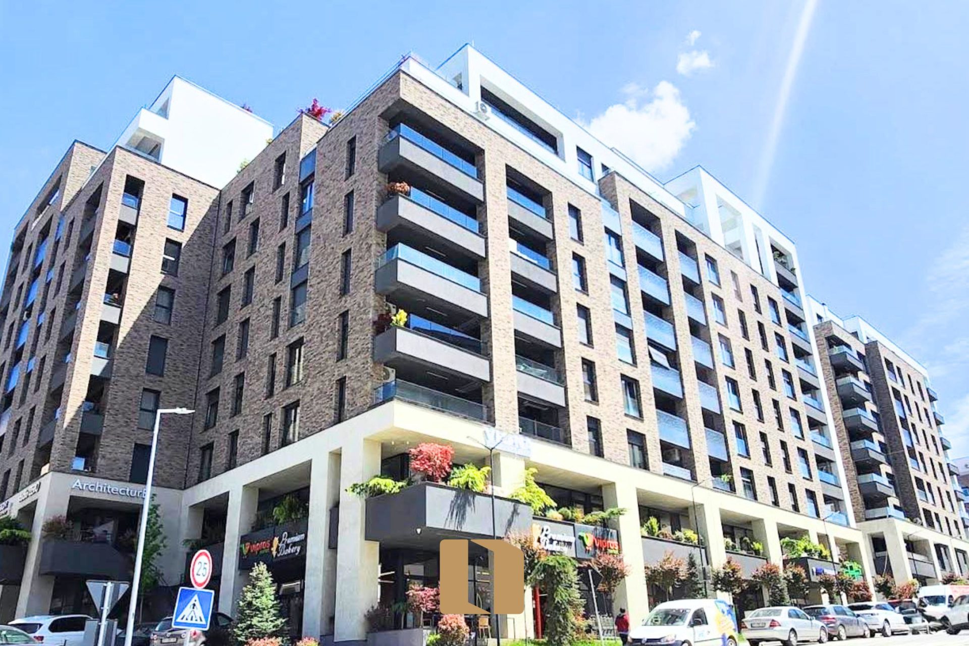 Lokal me qira – 110m² | mbrapa royal mall