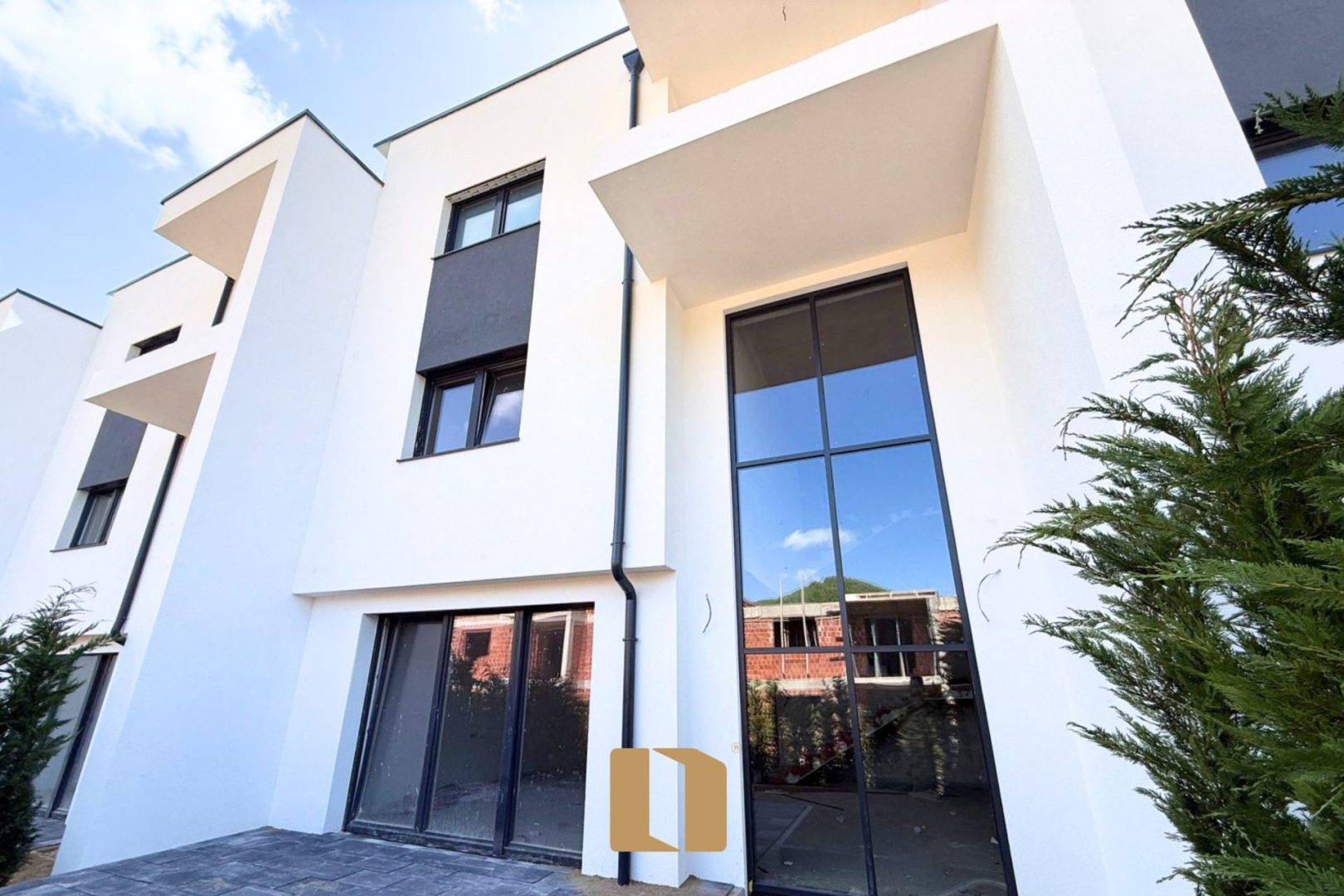 Shtëpi në shitje në lagjen e gjelbërt | 322.16m²