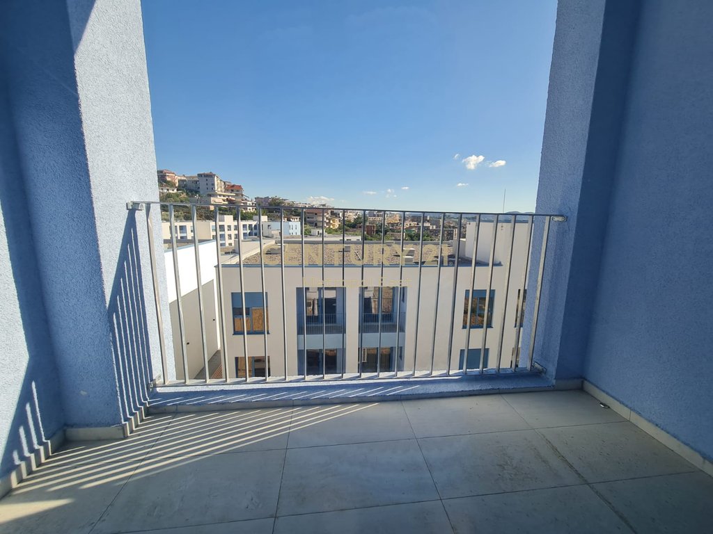 Wohnung 1+1 zum verkauf in der shkozes-zone