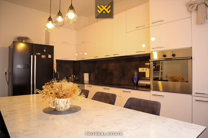 Haus 554m² zum #verkauf im gjinaj-viertel (3)
