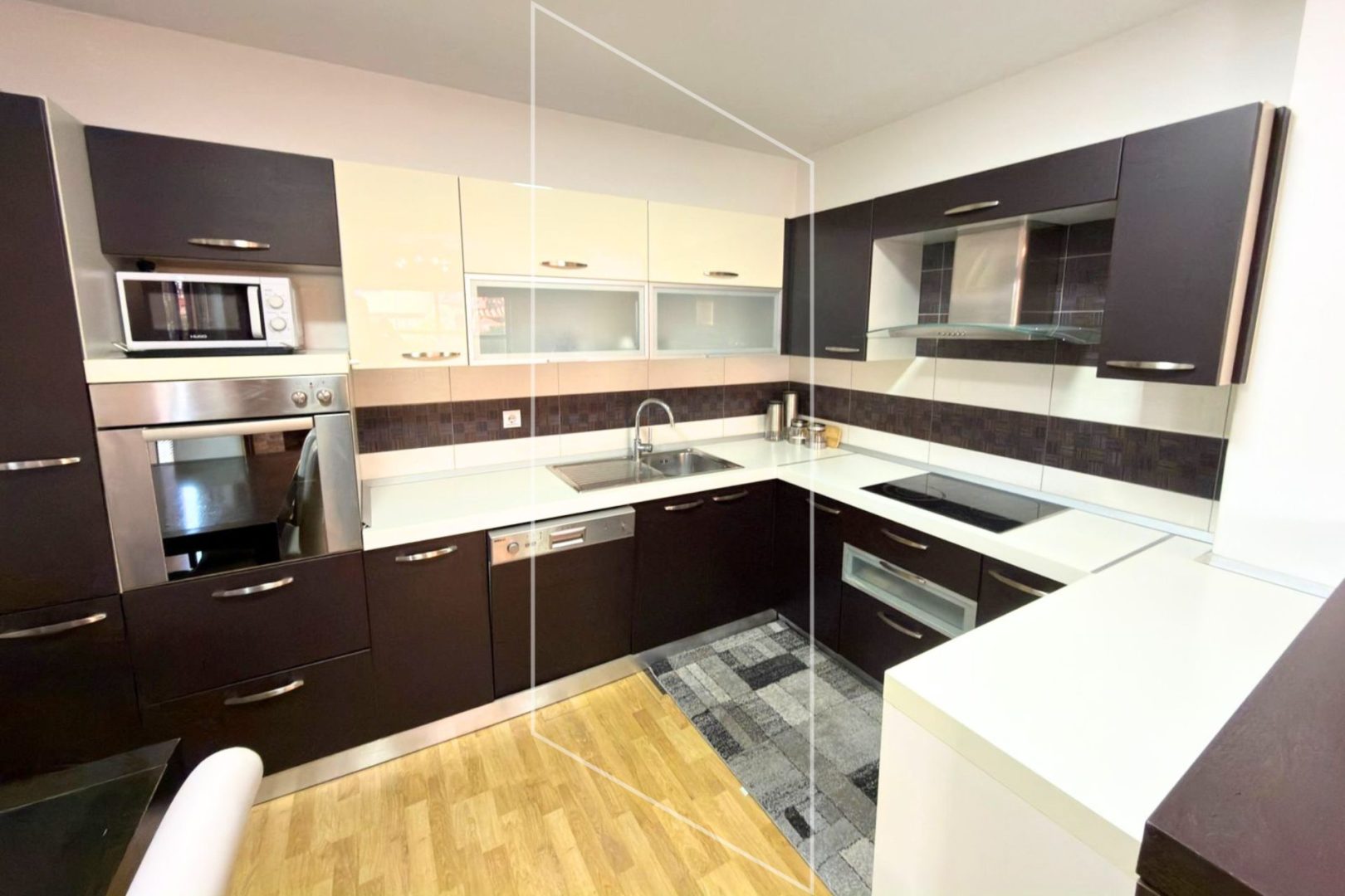 Casas en alquiler en el barrio nic – 800€ (3)