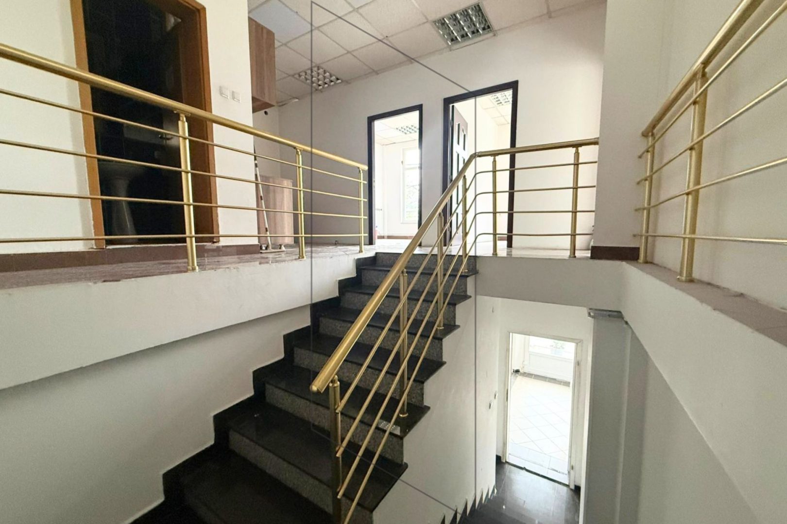 Local comercial en alquiler en Aktash – 320m²