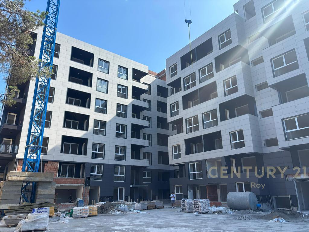 Shitet apartament 1+1ne residencen "Montevideo" te mali robit!