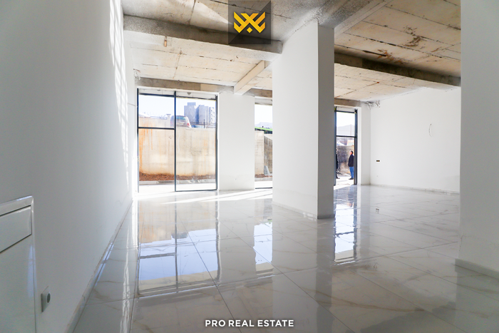 Local de 113m² à venda em Veternik