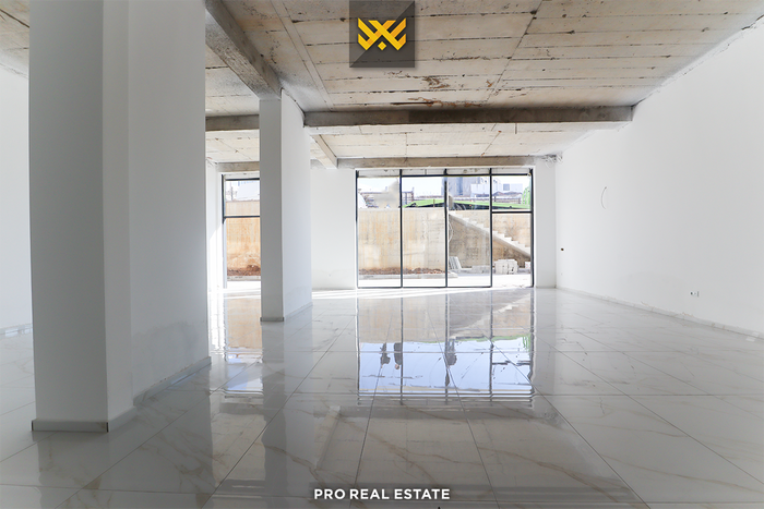 Local de 113m² à venda em Veternik