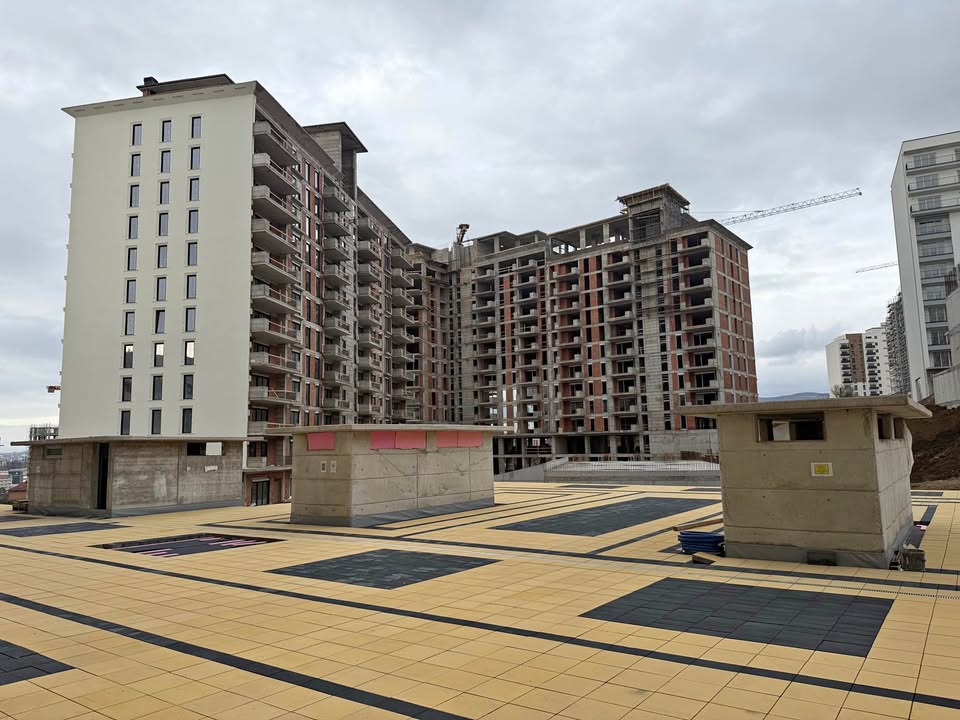 Apartamento à venda no bairro Prishtina e Re (2)