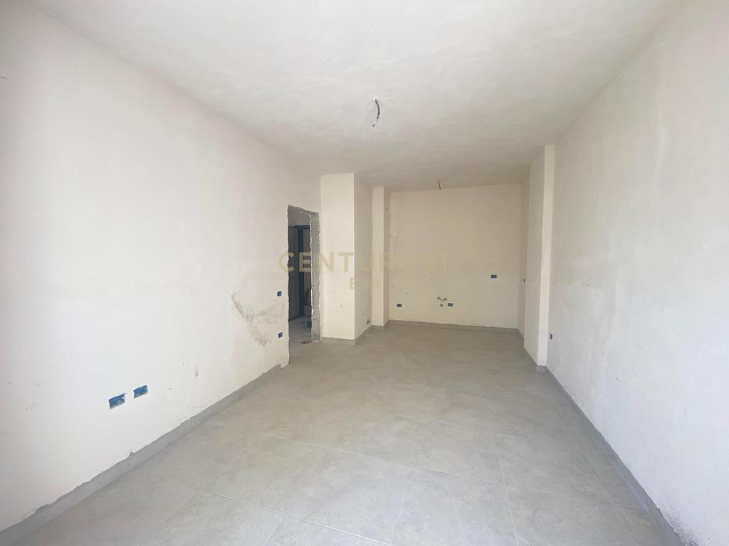 Shitet apartament 1+1 tek liburna residence, ne golem !