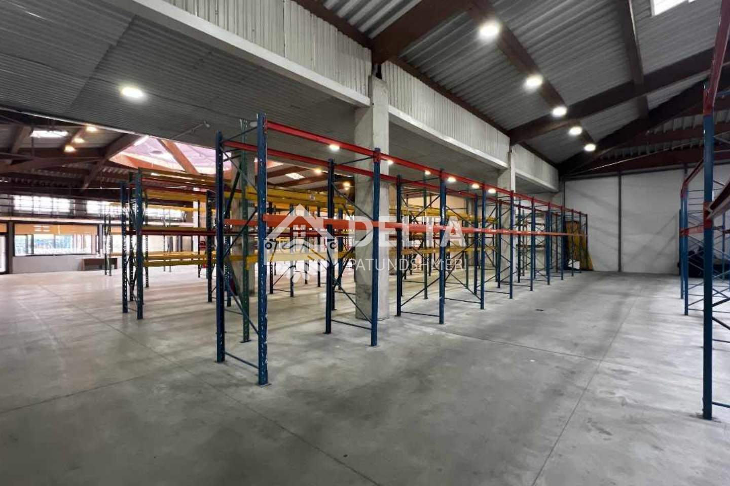 Almacén en alquiler en la zona industrial