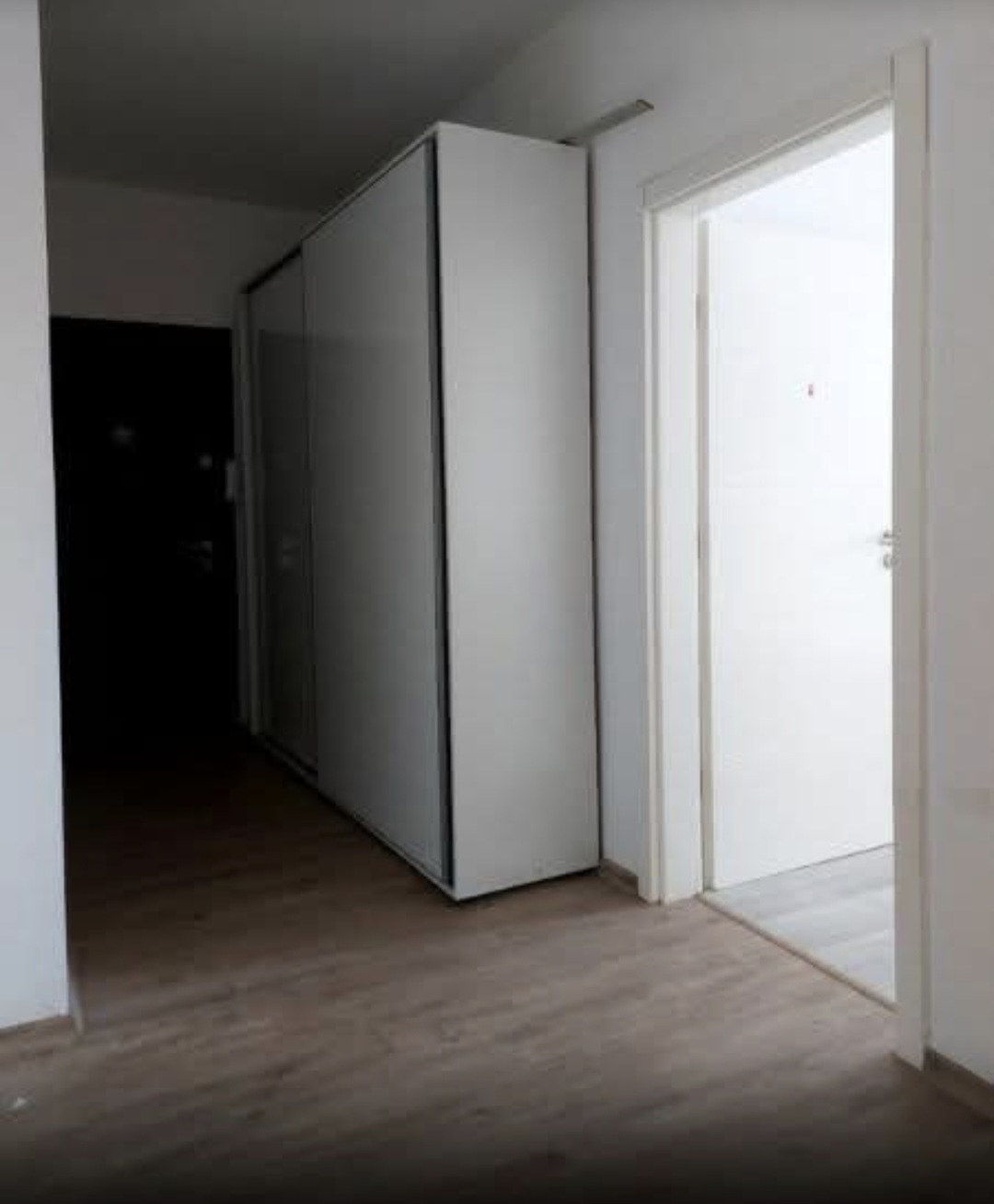 Banesë me qira 2+1 në qendër