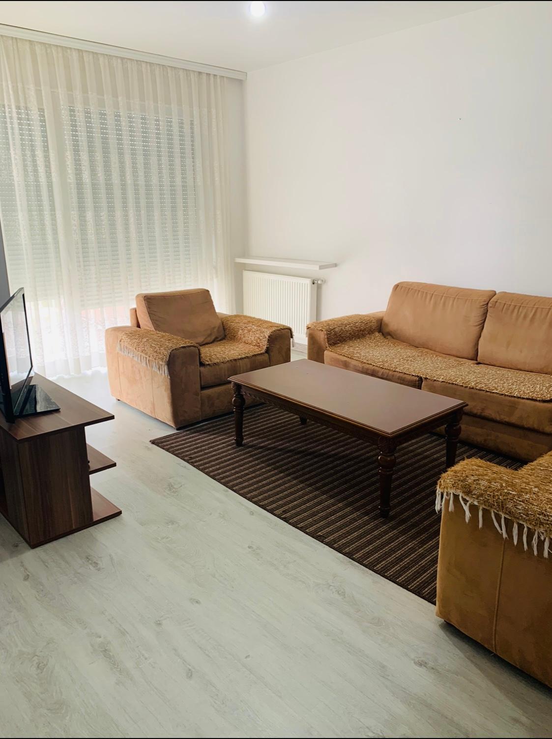 Apartamento para alugar 1+1 na rua c