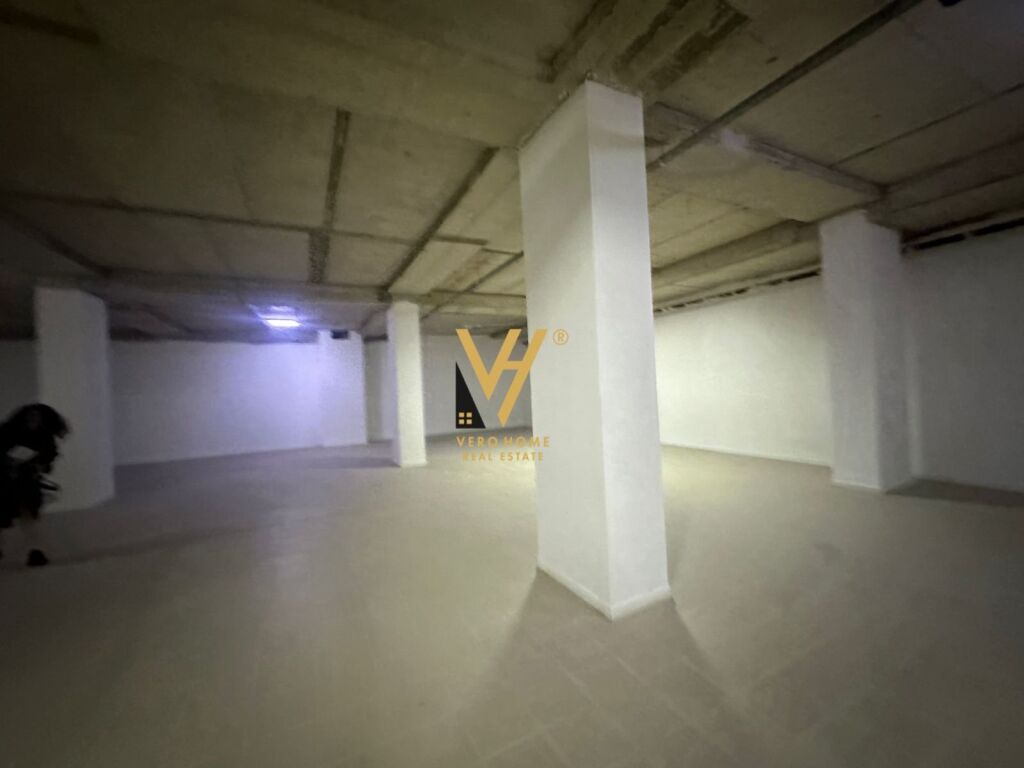 Espacio comercial en alquiler en el centro de 620 metros cuadrados (2)