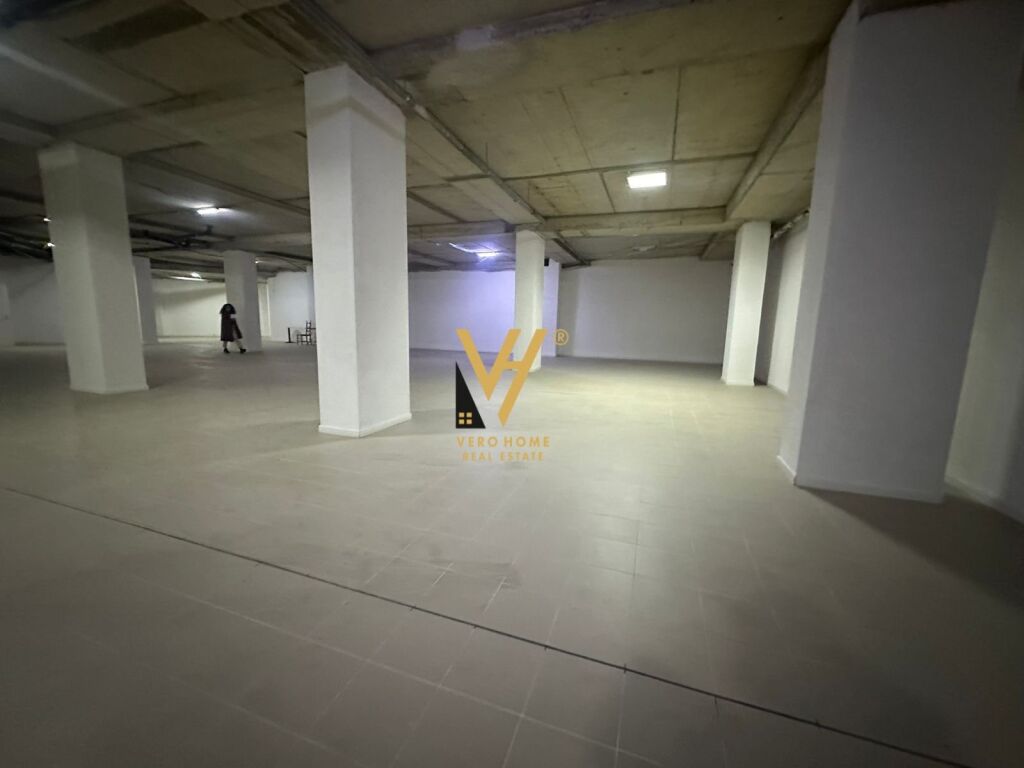 Espacio comercial en alquiler en el centro de 620 metros cuadrados (4)