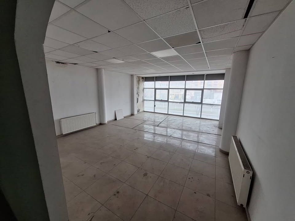 Espaço comercial à venda em Fushë Kosovë