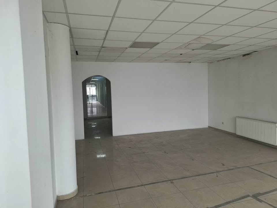Espaço comercial à venda em Fushë Kosovë