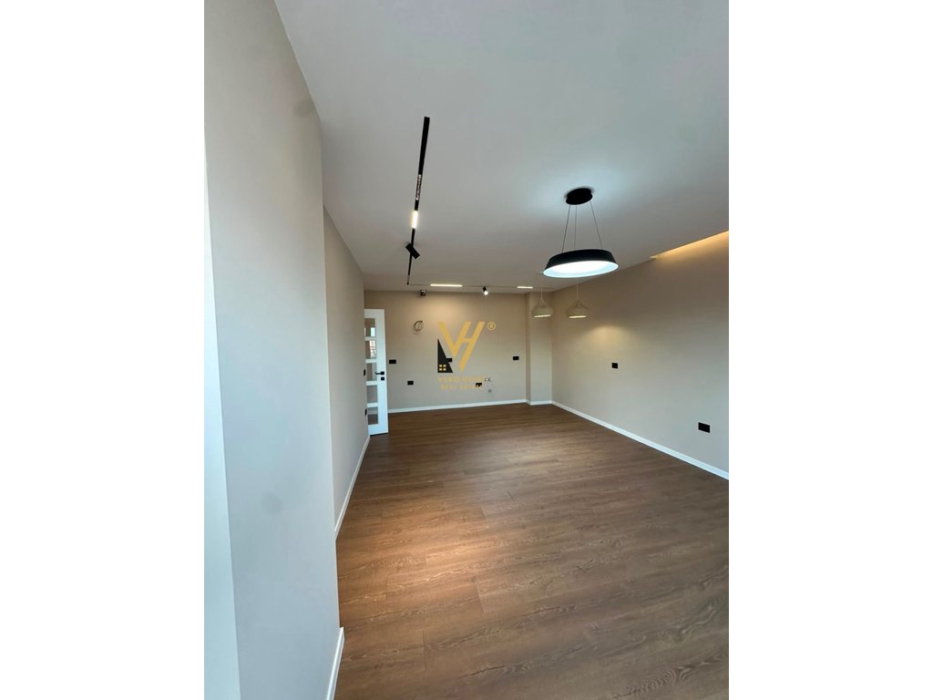 Local en venta detrás de delijorgji 166 m²