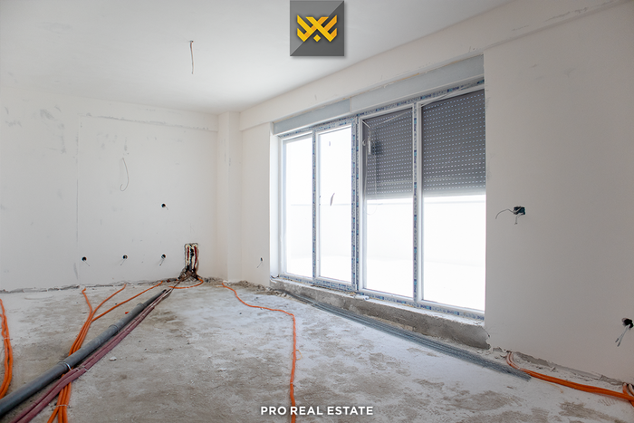 Banesë 190m² + 100m² për #shitje te Prishtina e Re.
