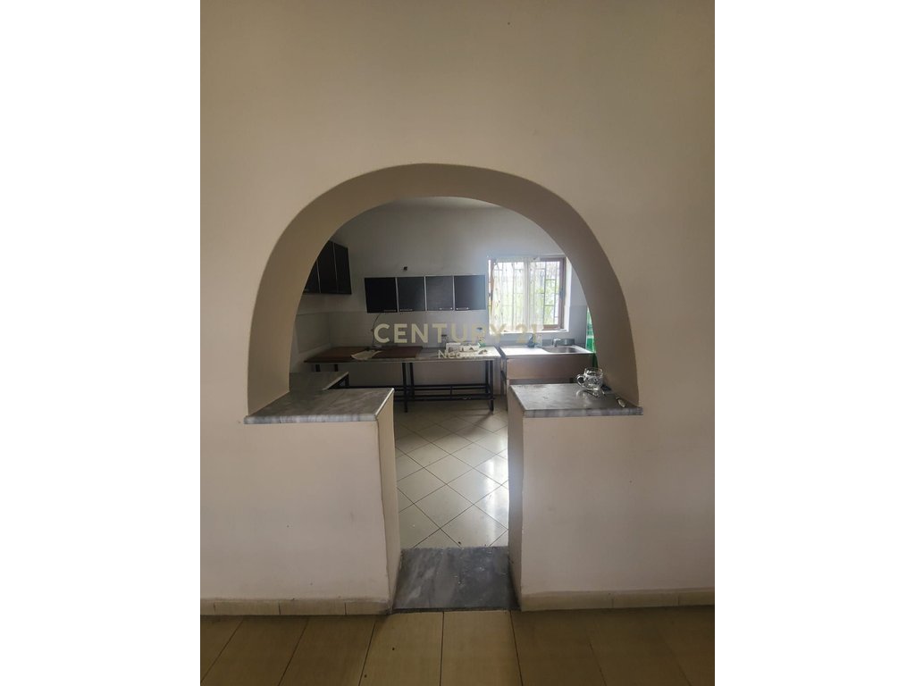 Commercial space for sale in the center of cërrik!