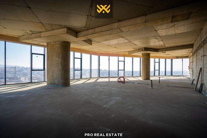 Local comercial de 220m² en alquiler en Lakrishtë (2)