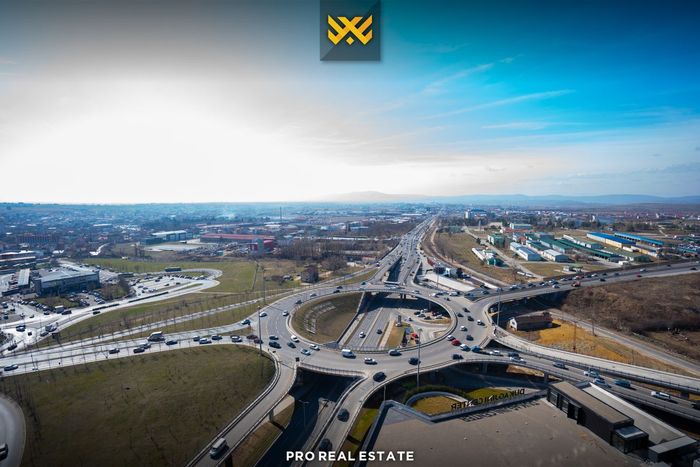 Local comercial de 220m² en alquiler en Lakrishtë (3)
