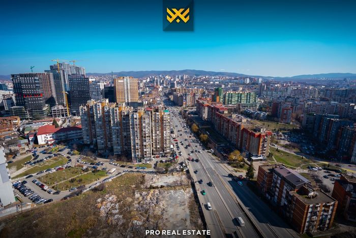 Local comercial de 220m² en alquiler en Lakrishtë (4)